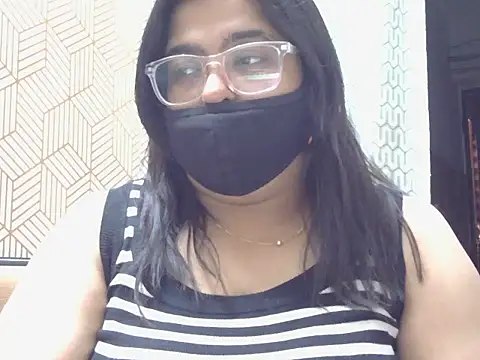 GangbangCouple online show from 04/13/26, 05:00