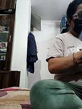 Snapshot of GangbangCouple chatting on 02/21/26, 04:58 GangbangCouple online show from 02/21/26, 04:58