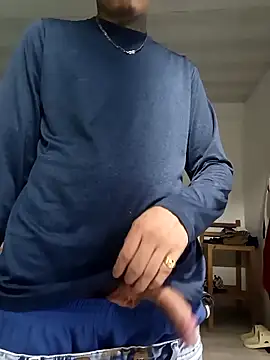 Snapshot of elvaquero06 chatting on 02/15/26, 01:28 elvaquero06 online show from 02/15/26, 01:28