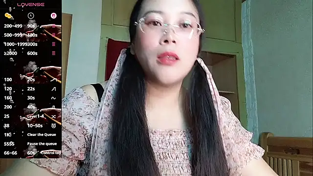 vivi523 online show from 04/15/26, 12:16