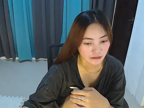 Snapshot of babydenxx69 chatting on 03/06/26, 06:25 babydenxx69 online show from 03/06/26, 06:25