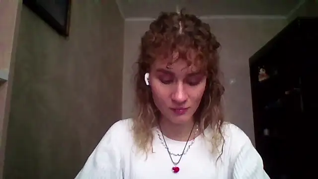 Snapshot of DeanneGilcher chatting on 02/18/26, 09:06 DeanneGilcher online show from 02/18/26, 09:06