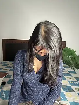 Snapshot of KavyaCurves chatting on 02/09/26, 01:09 KavyaCurves online show from 02/09/26, 01:09