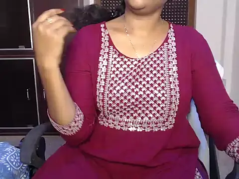 VixenNandhu online show from 04/18/26, 06:21