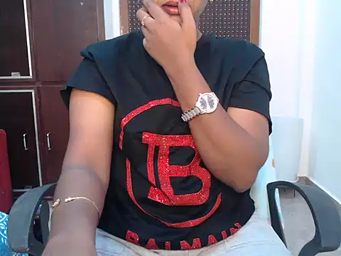 VixenNandhu online show from 04/14/26, 04:12