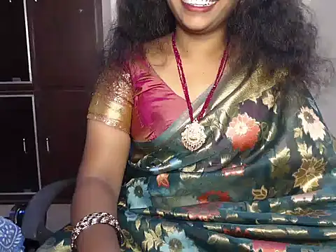 VixenNandhu online show from 04/17/26, 06:00