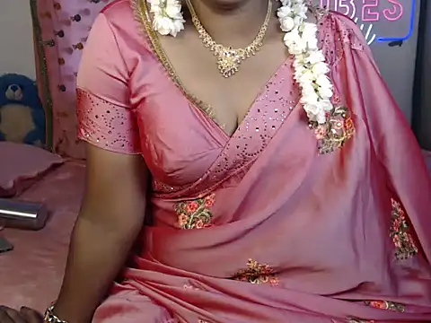 VixenNandhu online show from 06/26/26, 08:31