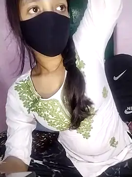 Naina-hott online show from 04/18/26, 07:07