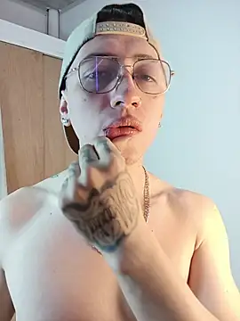 Emmanuel Lust online show from 02/13/26, 01:11