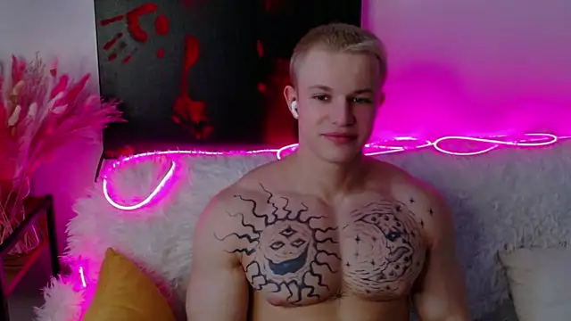 Snapshot of SterlingNoir chatting on 02/09/26, 08:45 SterlingNoir online show from 02/09/26, 08:45