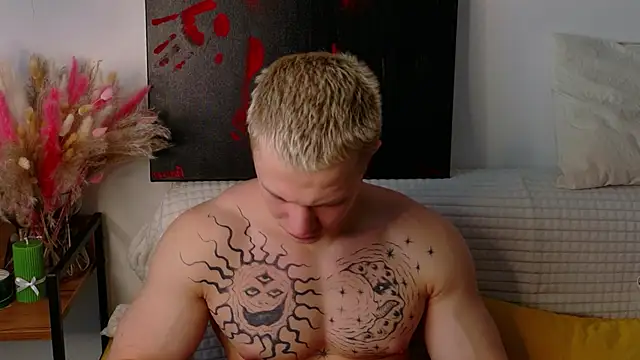 Snapshot of SterlingNoir chatting on 02/18/26, 09:39 SterlingNoir online show from 02/18/26, 09:39