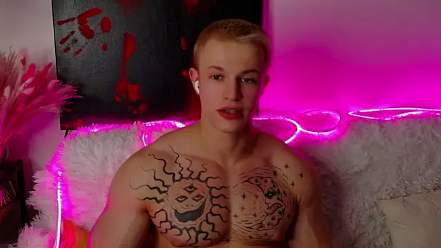 Snapshot of SterlingNoir chatting on 02/08/26, 07:22 SterlingNoir online show from 02/08/26, 07:22