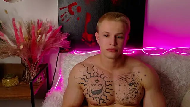 Snapshot of SterlingNoir chatting on 02/09/26, 09:13 SterlingNoir online show from 02/09/26, 09:13