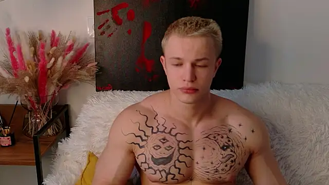 Snapshot of SterlingNoir chatting on 02/12/26, 10:04 SterlingNoir online show from 02/12/26, 10:04