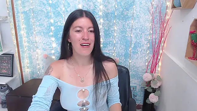 Snapshot of HannaOwen_ chatting on 03/04/26, 02:03 HannaOwen online show from 03/04/26, 02:03