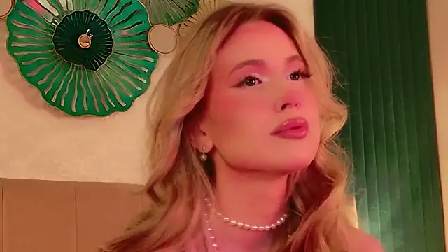 Snapshot of Beckie_White chatting on 04/05/26, 09:54 Beckie White online show from 04/05/26, 09:54