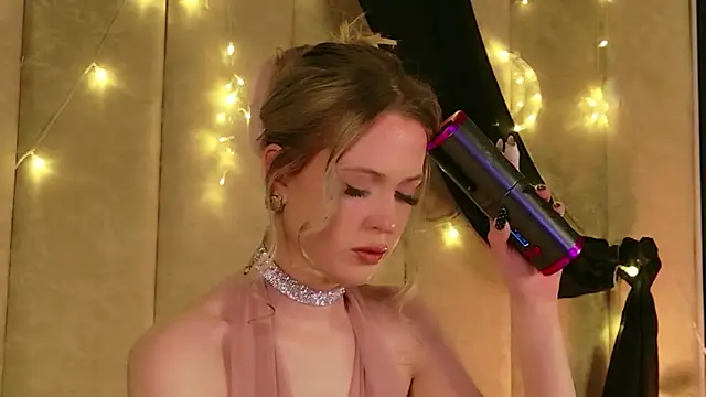 Snapshot of Beckie_White chatting on 03/11/26, 08:47 Beckie White online show from 03/11/26, 08:47