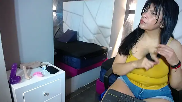 Snapshot of jennifer_0717 chatting on 03/01/26, 12:32 jennifer 0717 online show from 03/01/26, 12:32