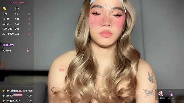 Kelly Mckinney online show from 04/12/26, 10:07