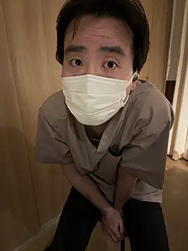 shizuku-kun211 online show from 04/08/26, 04:30