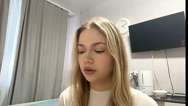 MilaSliger online show from 02/17/26, 01:08