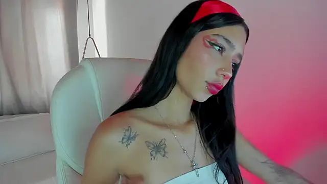 Snapshot of Blue_skyx chatting on 02/14/26, 02:06 Blue skyx online show from 02/14/26, 02:06