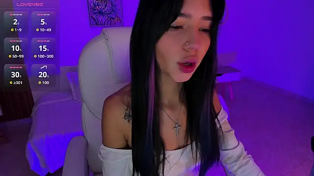 Snapshot of Blue_skyx chatting on 02/23/26, 01:44 Blue skyx online show from 02/23/26, 01:44