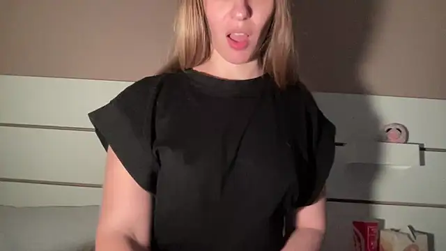 petiteetoile online show from 04/11/26, 05:05