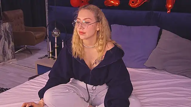 LovelyMiley online show from 02/14/26, 01:33