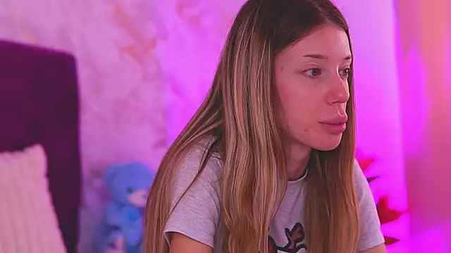 EllinaNuria online show from 03/18/26, 05:10