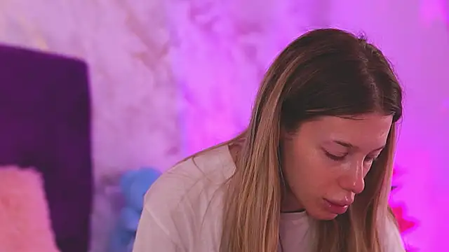 Snapshot of EllinaNuria chatting on 02/23/26, 04:03 EllinaNuria online show from 02/23/26, 04:03