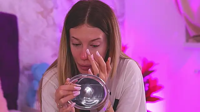 Snapshot of EllinaNuria chatting on 02/21/26, 04:14 EllinaNuria online show from 02/21/26, 04:14