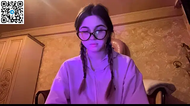 LovelySilk 63 online show from 04/12/26, 06:44