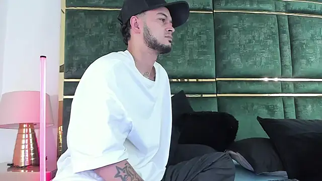 Snapshot of GaelyCoral chatting on 02/25/26, 11:32 GaelyCoral online show from 02/25/26, 11:32