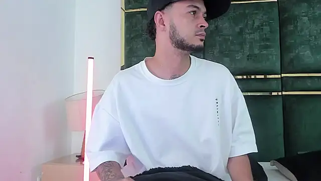 Snapshot of GaelyCoral chatting on 02/23/26, 11:44 GaelyCoral online show from 02/23/26, 11:44