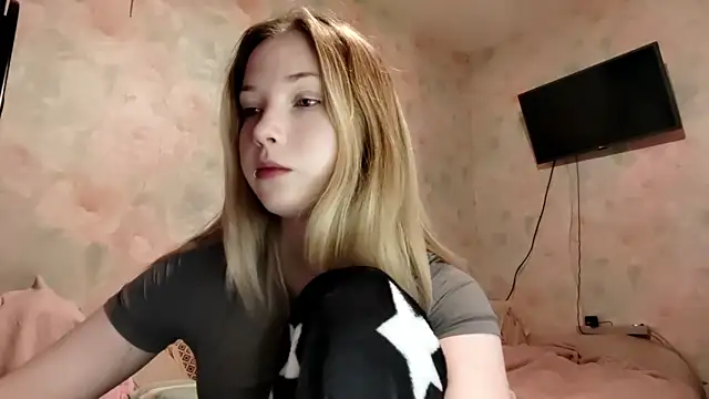 TiaBIanks online show from 04/01/26, 01:41