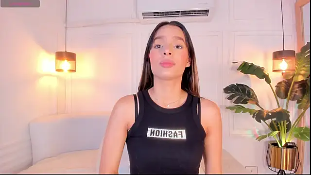 Nicole Whittee online show from 04/15/26, 08:09