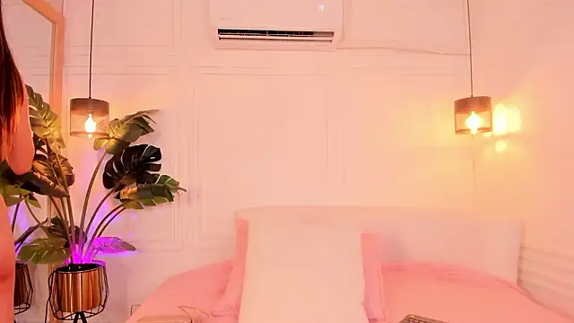 Nicole Whittee online show from 02/26/26, 07:36