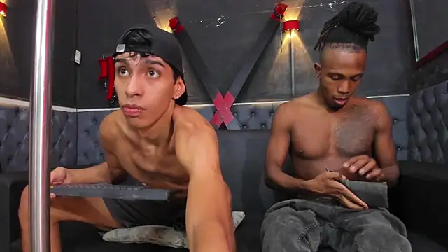 Jeanpieroo26 online show from 04/16/26, 08:20