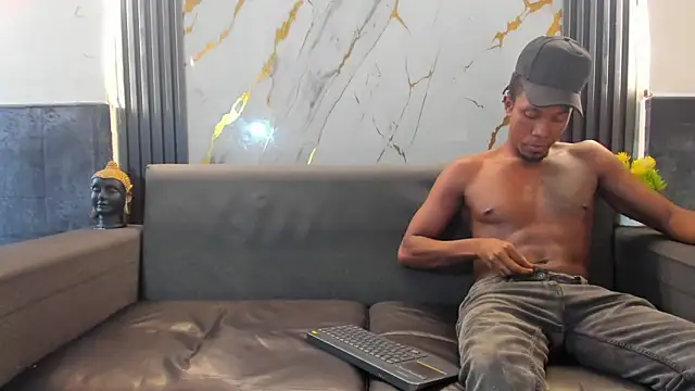 Jeanpieroo26 online show from 04/10/26, 07:43