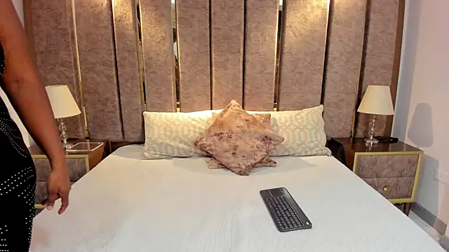 Snapshot of AprilMonroe chatting on 02/15/26, 03:07 AprilMonroe online show from 02/15/26, 03:07