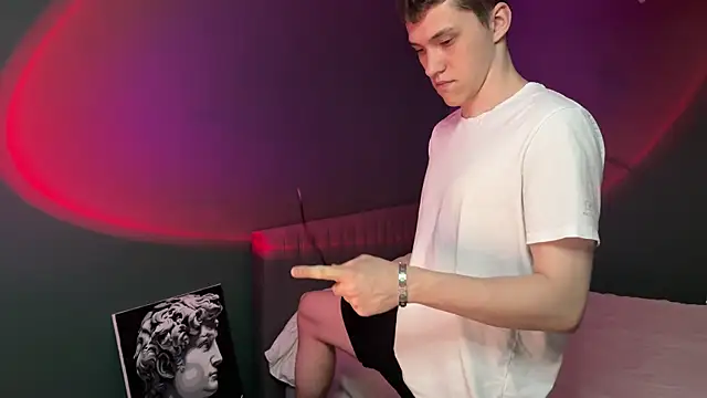 Snapshot of cronck52 chatting on 04/04/26, 03:57 cronck52 online show from 04/04/26, 03:57