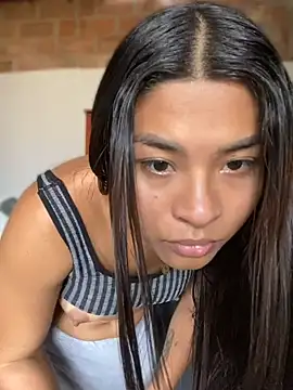 Snapshot of Romie_rous chatting on 07/07/26, 02:53 Romie rous online show from 07/07/26, 02:53