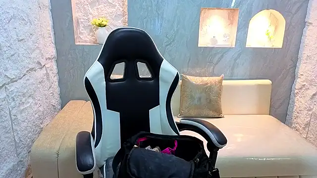 Catalina Tx  online show from 02/21/26, 01:02