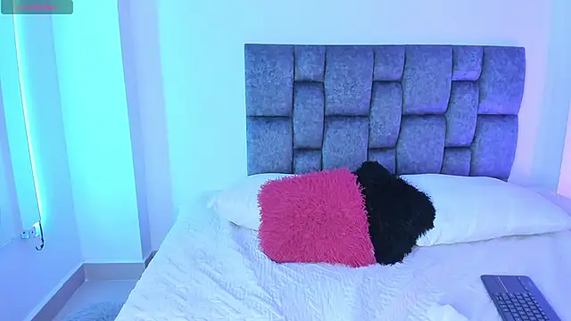 Snapshot of Madison_Rosee chatting on 03/12/26, 11:36 Madison Rosee online show from 03/12/26, 11:36