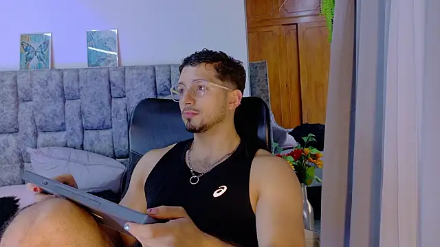 Snapshot of NICK_MOSS_ chatting on 02/19/26, 02:25 NICK MOSS online show from 02/19/26, 02:25