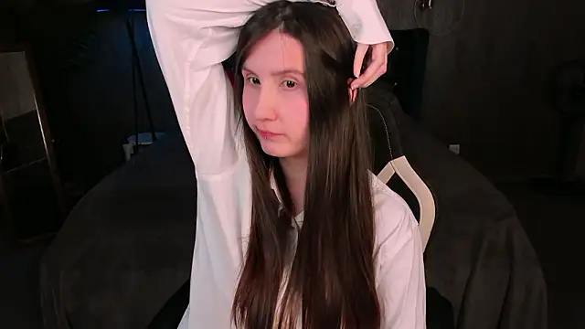 avrora shy  online show from 02/10/26, 05:23