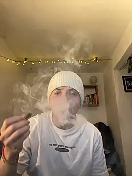 Snapshot of SimonMasseel chatting on 02/14/26, 03:23 SimonMasseel online show from 02/14/26, 03:23