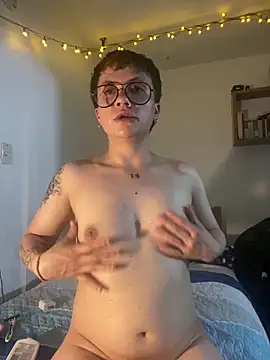 Snapshot of SimonMasseel chatting on 02/15/26, 03:29 SimonMasseel online show from 02/15/26, 03:29