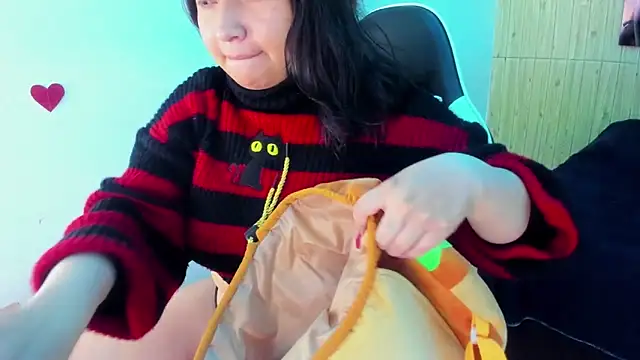 peachy hot online show from 03/31/26, 01:07